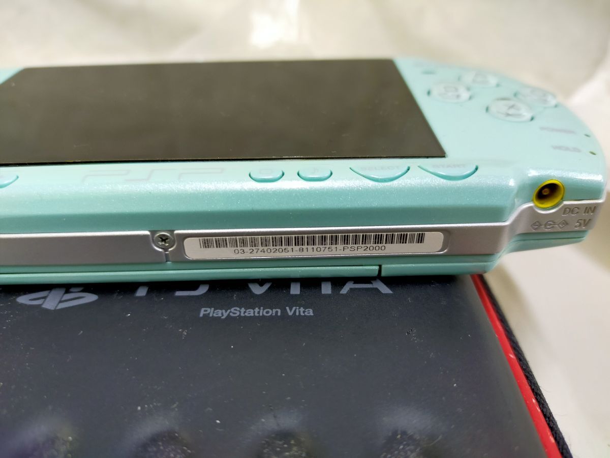 FG615 【通電のみ】SONY PSP プレイステーションポータブル PSP-2000 ミントグリーン 本体+電源コード+説明書+PSVITAのケース_画像6