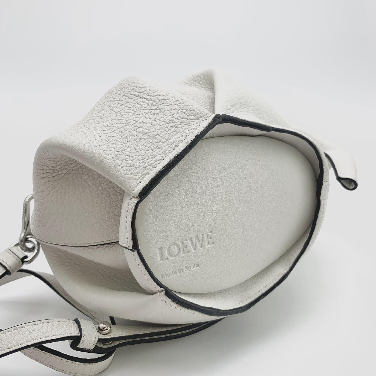 LOEWE ロエベ エレファント ミニ レザー ホワイト 肩掛け ショルダーバッグ 【中古】【美品】_画像4