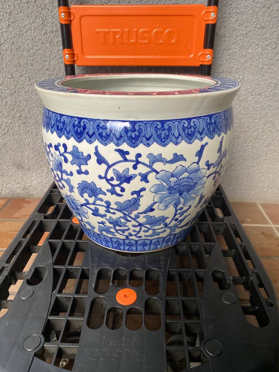 睡蓮鉢 火鉢 陶器 水鉢 メダカ鉢 横36㎝ 縦29.5㎝ 中古保管品 (台車は商品ではありません) / 現状品 古美術 古民具 オブジェ【0301k-2】_画像3