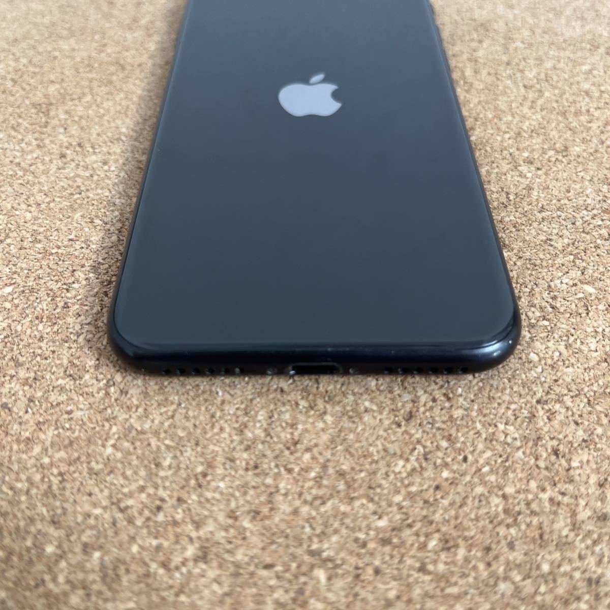 独特の素材 9015 比較的綺麗 iPhoneSE2 第2世代 64GB SIMフリー iPhone