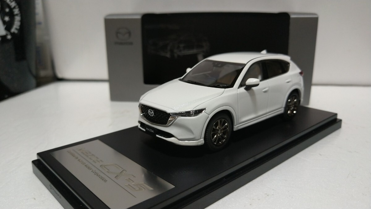 マツダコレクション★マツダＣＸ-５(2021)・2200DE-T・ＸＤ-ExcIusive ModeＡＷＤ★スノーフレイクホワイトパールマイカ(25D)★４３分の１_画像2