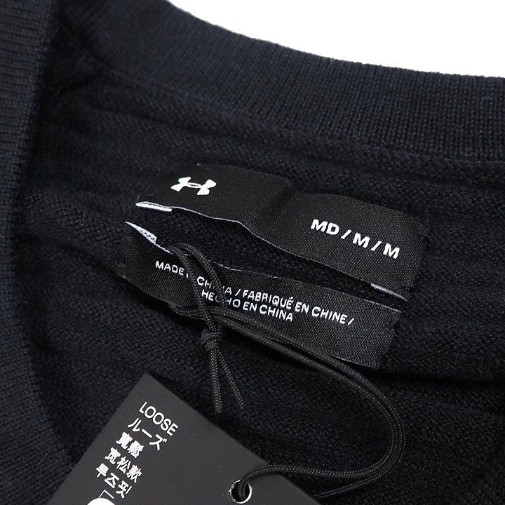 R322 新品 UNDER ARMOUR アンダーアーマー ゴルフ 薄手 インテリニット クルーネック セーター 定価16500円 M ブラック_画像4