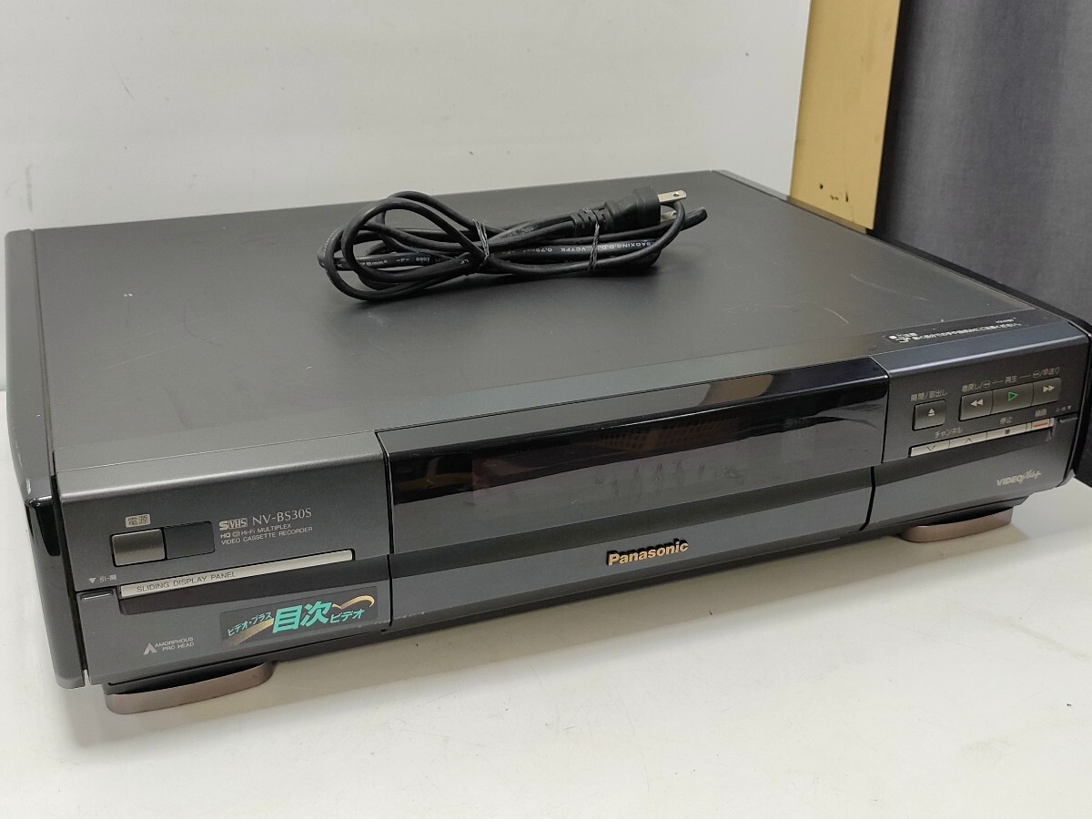 管理1035 Panasonic パナソニック ビデオデッキ VHS デッキ NV-BS30S 通電確認済み ジャンクの画像1