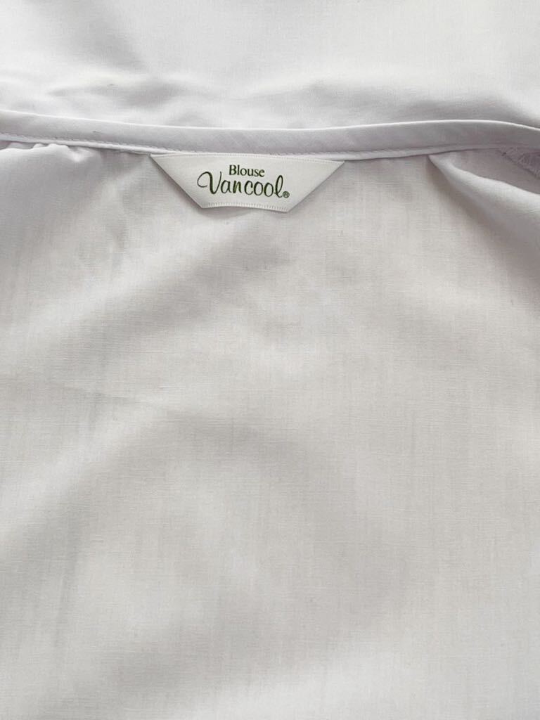 サイズ150 白 シャツ 2枚セット　女の子 長袖 中学　小学　中古品　日本製　ポリエステル65綿35 Blouse Van cool_画像3