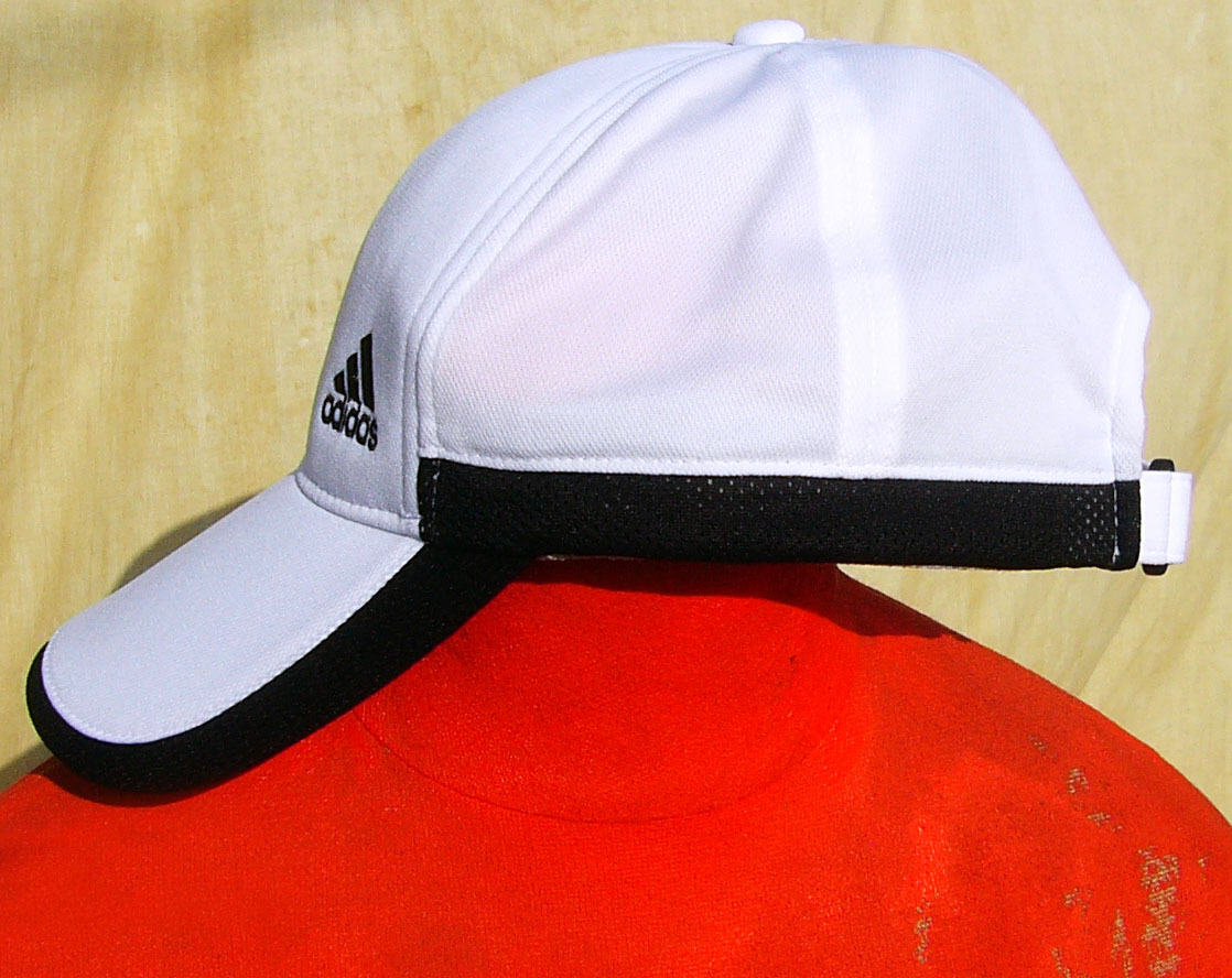 即決■adidas■白と黒のカタカタ試算表cap■■古着_画像3