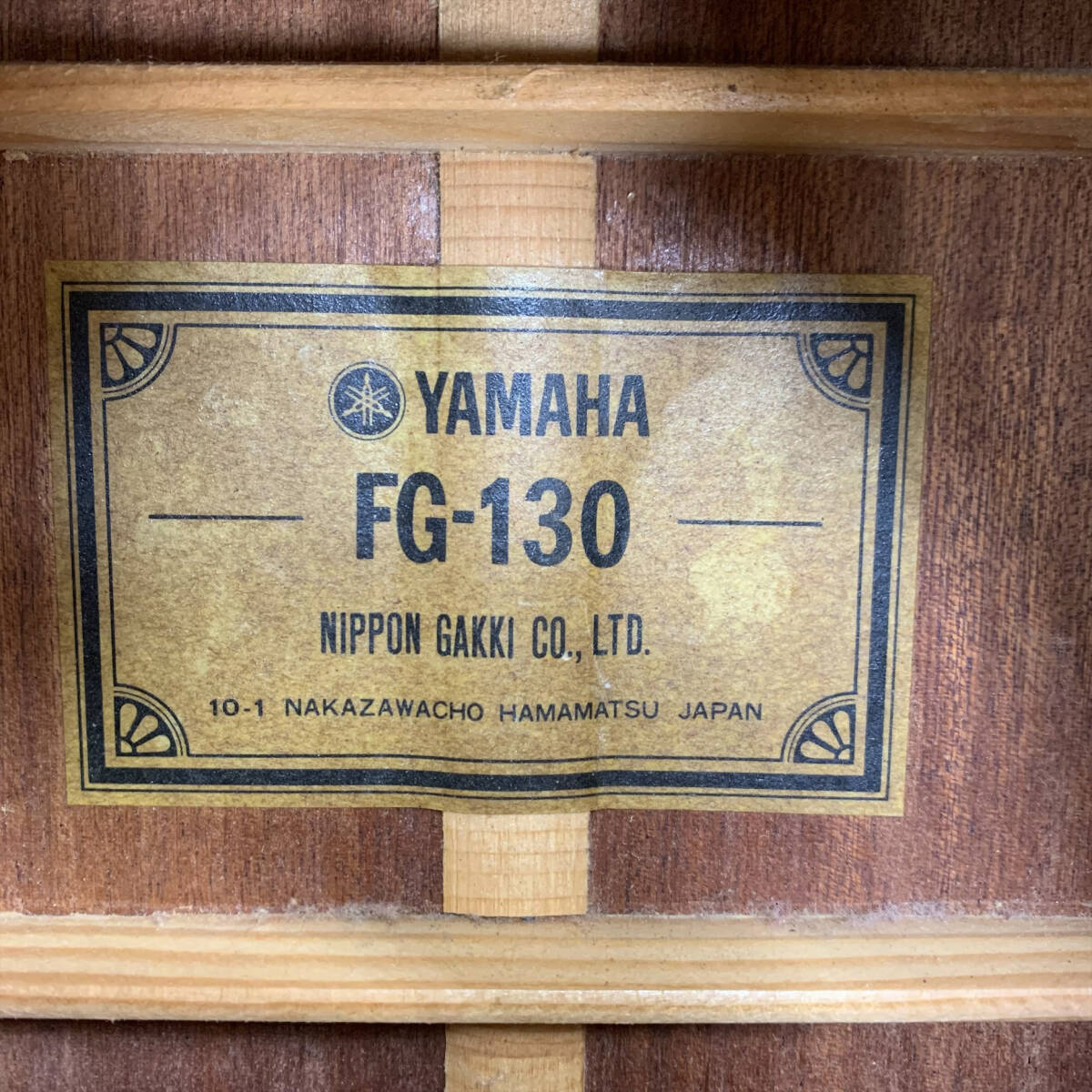 #4030 YAMAHA ヤマハ　フォークギター　アコースティックギター　FG-130 おまけソフトケース付_画像3