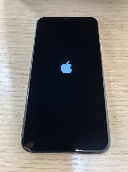 ♪♪T#12300　iPhone X 64GB Softbank 回線〇 ジャンク　起動確認済♪♪_画像2