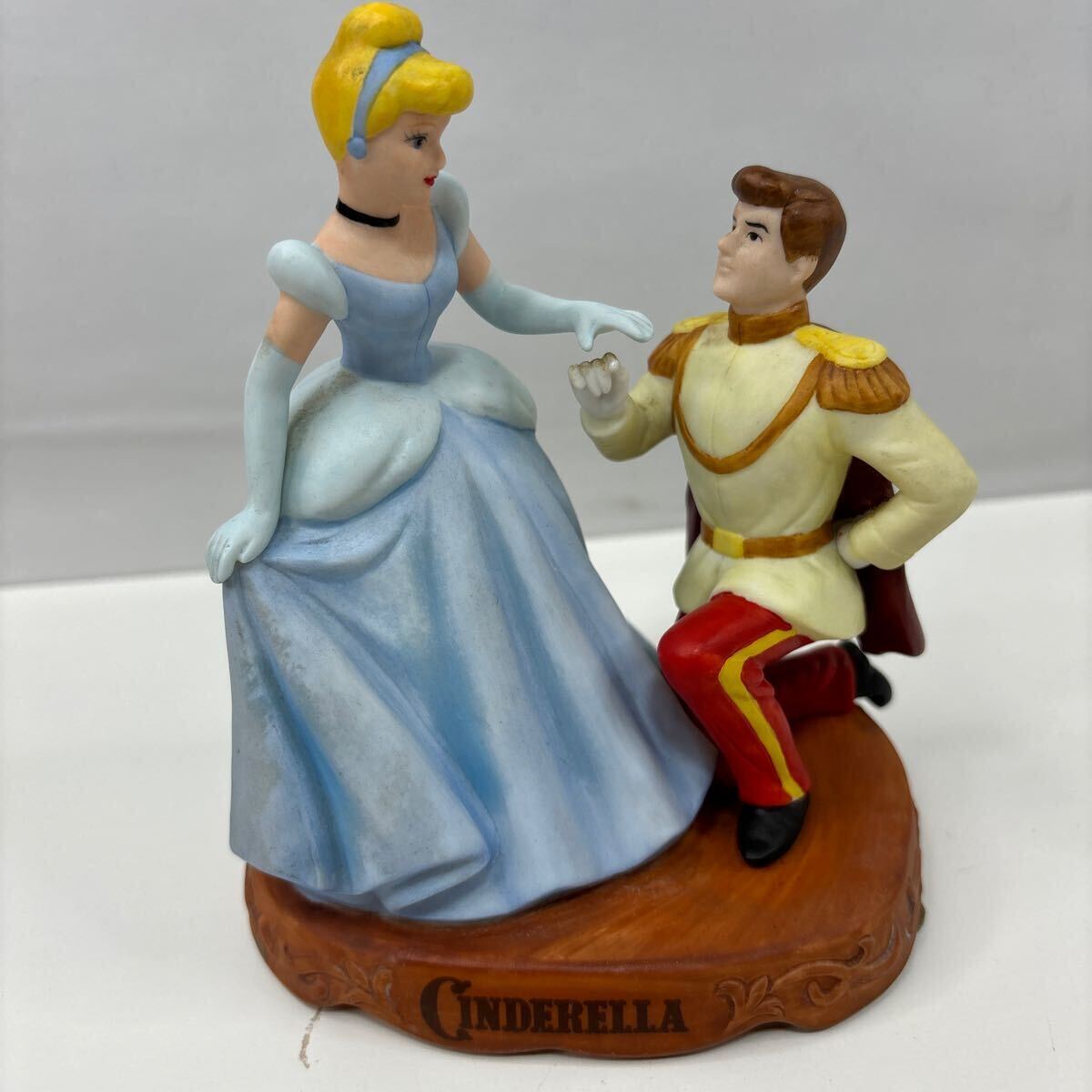 [ working properly goods ]sinterela music box Disney doll objet d'art ornament ceramics doll (924)