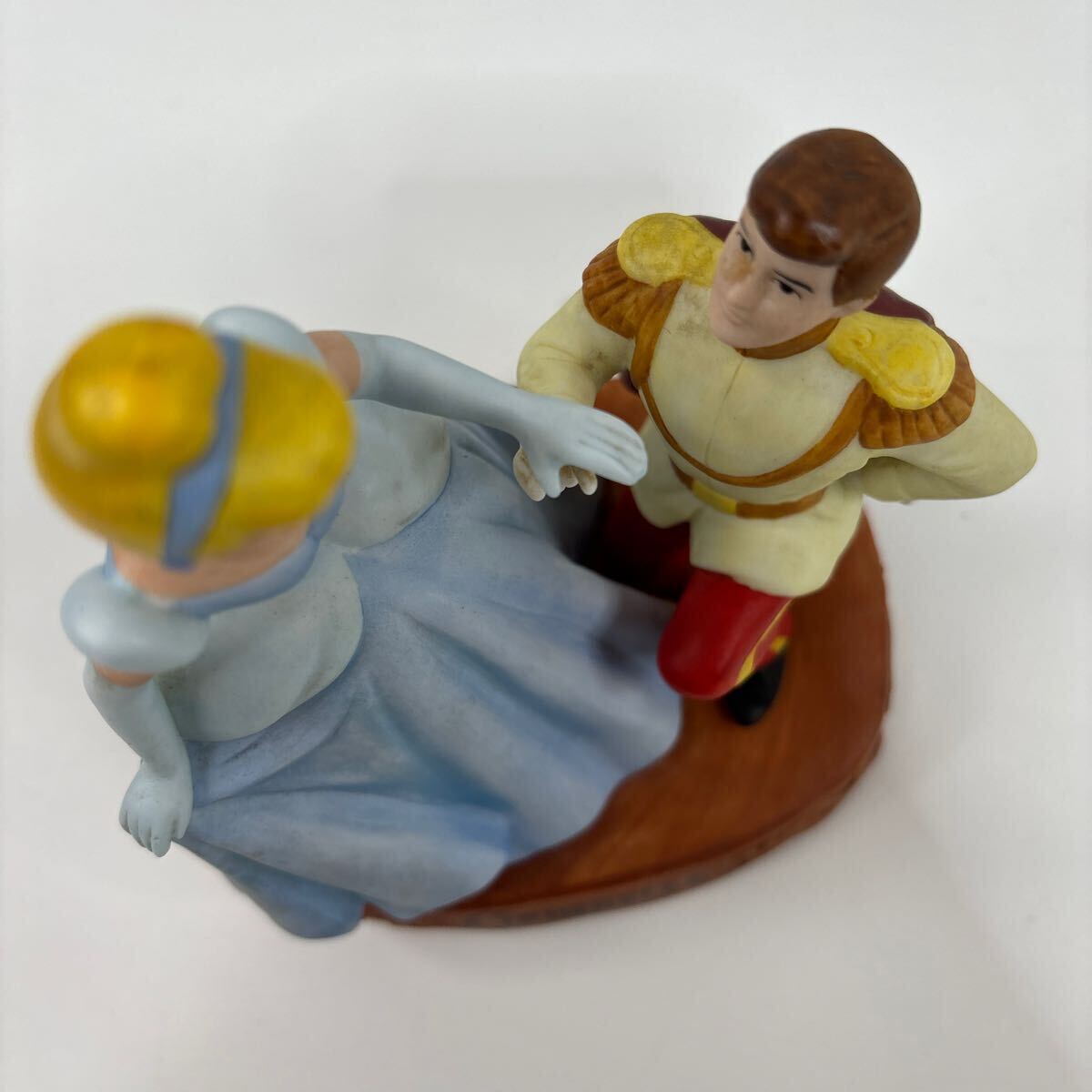 [ working properly goods ]sinterela music box Disney doll objet d'art ornament ceramics doll (924)