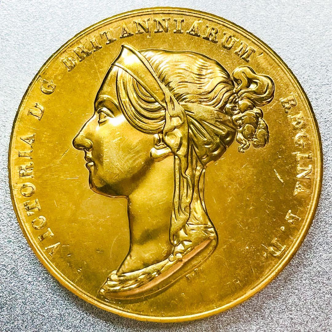 イギリス ヴィクトリア女王 1838年 戴冠記念 金メダル レプリカコインの画像1