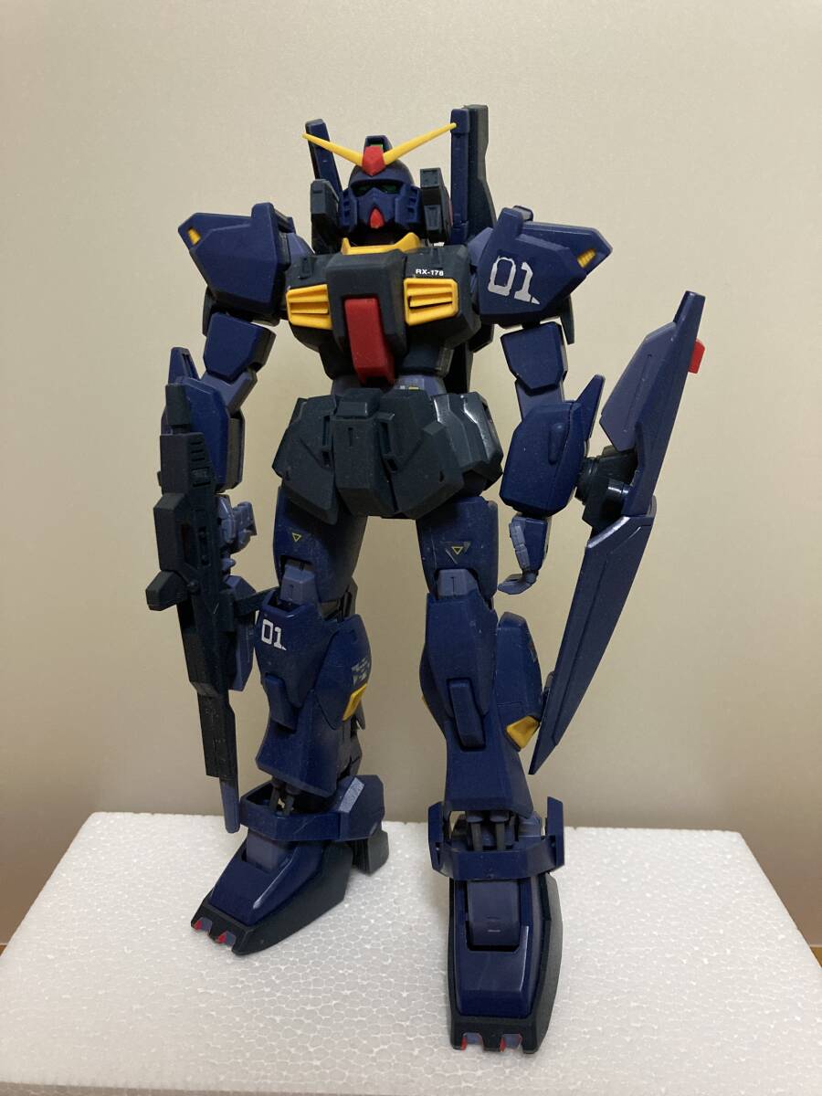 【組立品】機動戦士ガンダム プラモデル MG 1/100 RX-178 ガンダムMK-II（ティターンズ仕様）Zガンダム_画像1