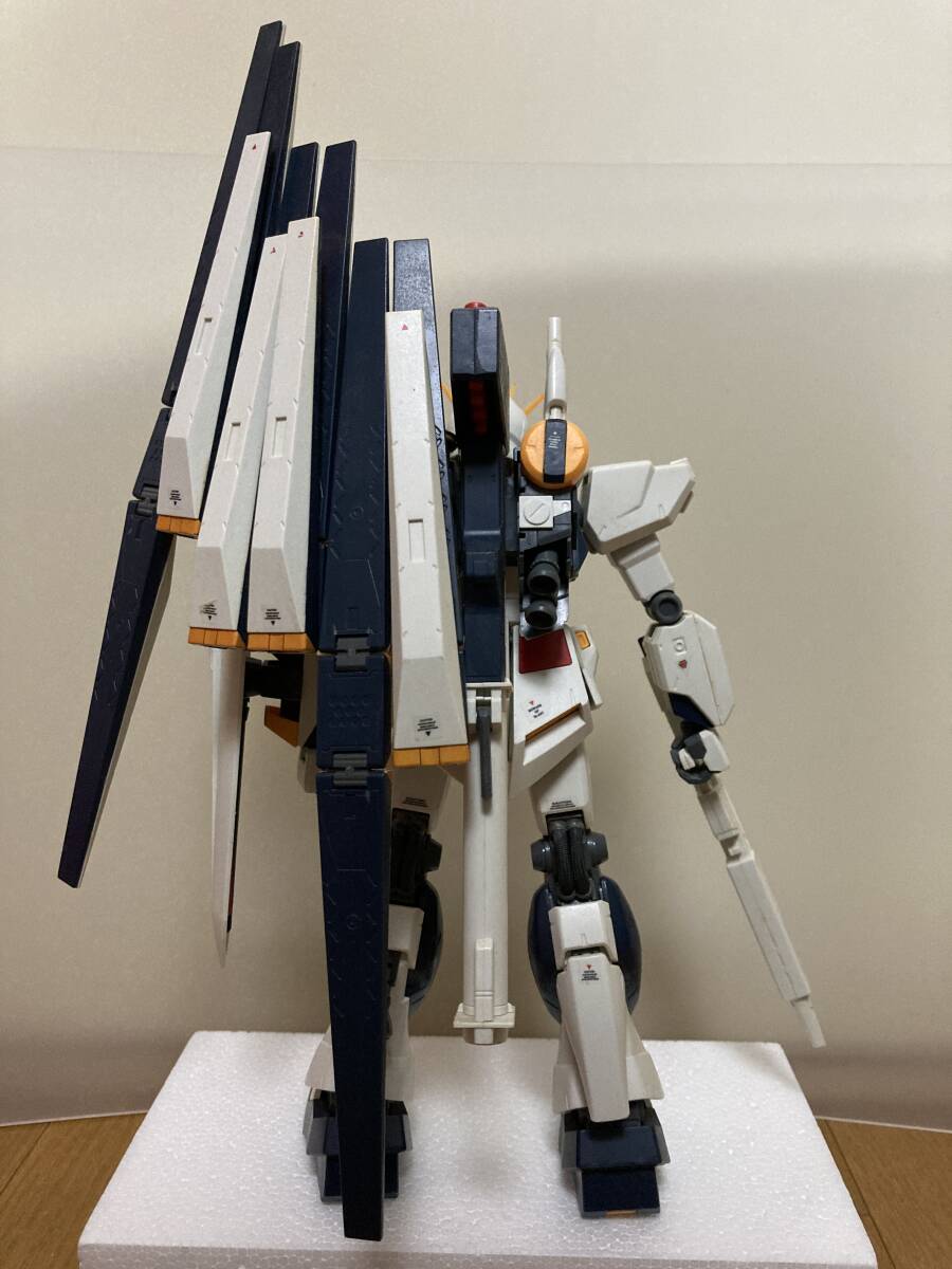 【組立品】機動戦士ガンダム プラモデル MG 1/100 RX-93 νガンダム（ニューガンダム） 機動戦士ガンダム逆襲のシャア_画像2