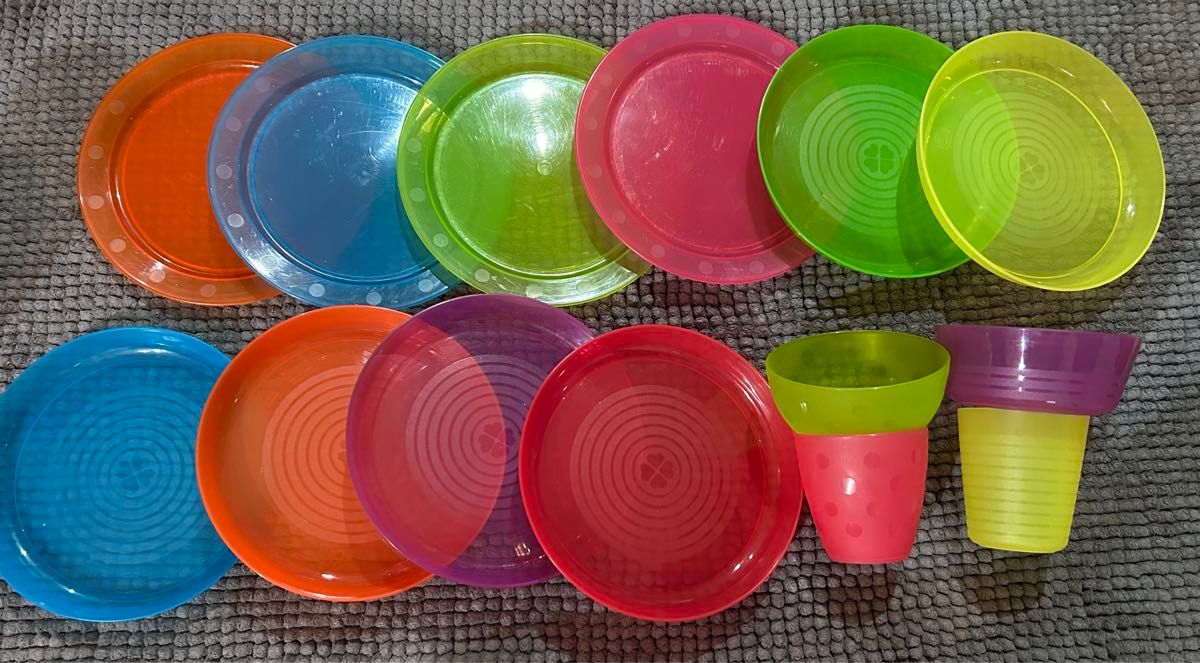 プラスチック食器　容器　皿　コップ　フォーク　ナイフ　スプーン　IKEA カラフル　子供　キャンプ　おままごと　パーティー　大量