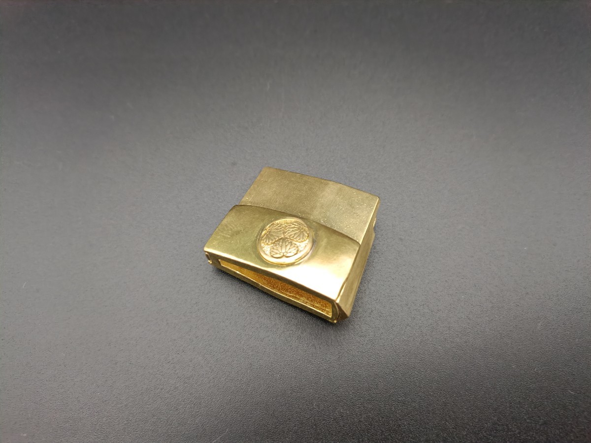 A09　日本刀装具　二重はばき　三つ葉葵　家紋の図　　金工品　透　銅製　ハバキ　重さ34G　刀剣美術_画像2