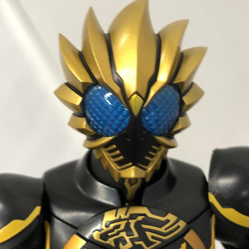 【中古】バンダイ S.H.Figuarts 真骨彫製法 仮面ライダーオーズ ラトラーターコンボ 仮面ライダーオーズ 箱無し [240015225821]