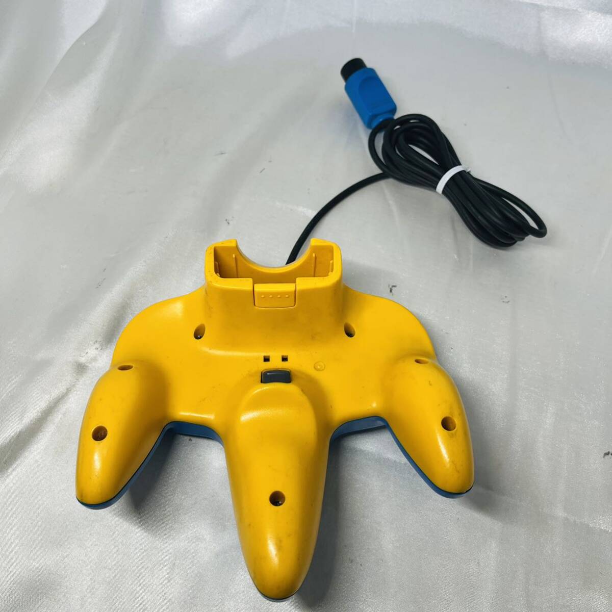 ★1円～ 限定 付属品完備 NINTENDO 64 ピカチュウ ブルー & イエロー ポケモン ニンテンドー ロクヨン 動作確認済 箱付 激レア Pokemonの画像7