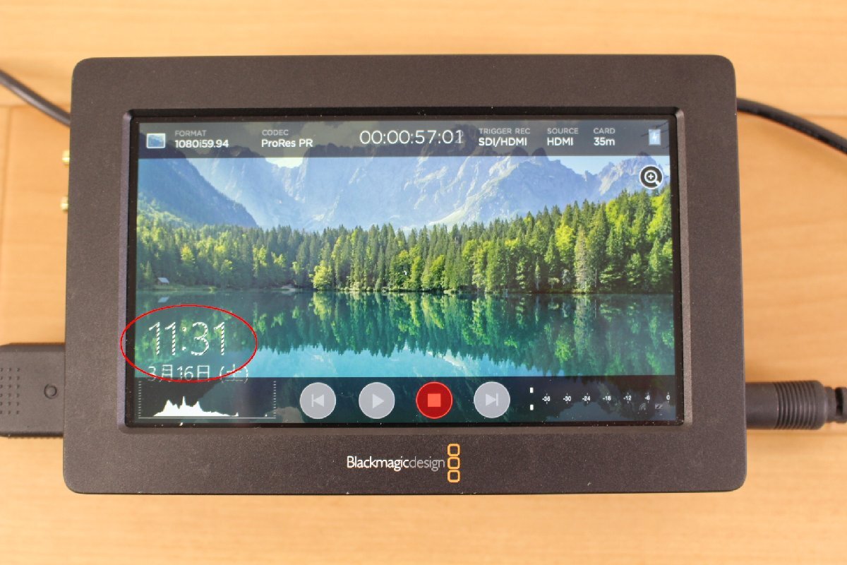 △現状品△ BlackmagicDesign 「Blackmagic Video Assist 5インチ」 モニター 簡易チェック 動作○ 難あり ACアダプター付 傷み (2745732)の画像8