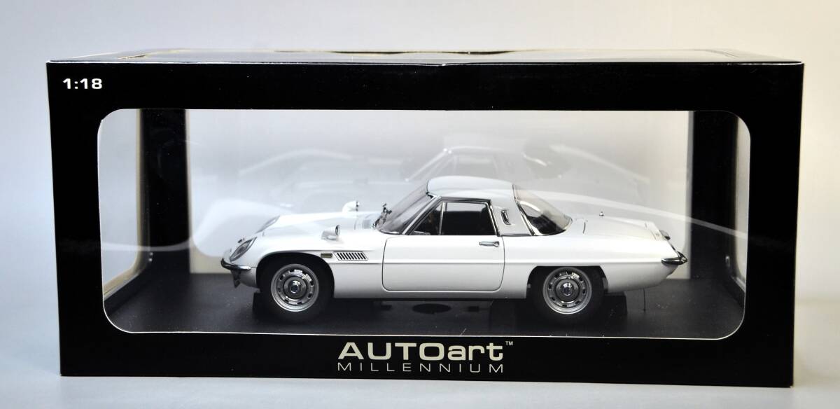 マツダ　コスモスポーツ　白　 AUTO art Mazda Cosmo Sport MILLRNNIUM 1/18 スケール 未使用　 美品_画像1