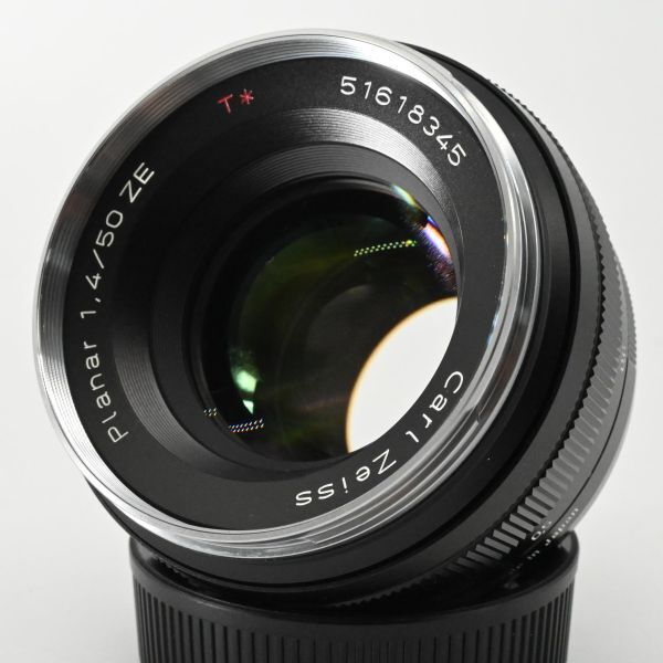 【新品級の極上美品/動作◎】 Zeiss Classic Planar ZE T 1.4/50 標準カメラレンズ Canon　キャノン　ツァイス　 EFマウント SLR/DSLR_画像2