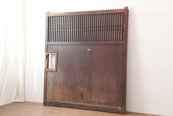R-045021　アンティーク建具　明治期　総ケヤキ材　 珍しい裏障子付きの格子蔵戸(建具)のサムネイル