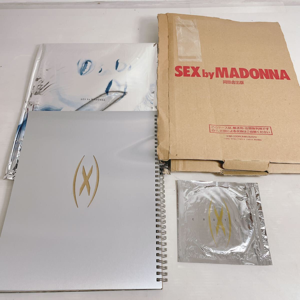 ◆マドンナ写真集 SEX by MADONNA マドンナ 同朋舎出版 アルミ外装 CD付◆I2-Kの画像1