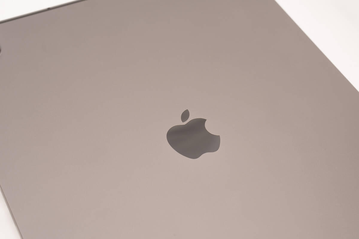 iPad Pro 12.9 インチ 第5世代 Wi-F i+ Cellular 1TB MHRA3J/A SIMフリー スペースグレイ 新品同様品_画像3