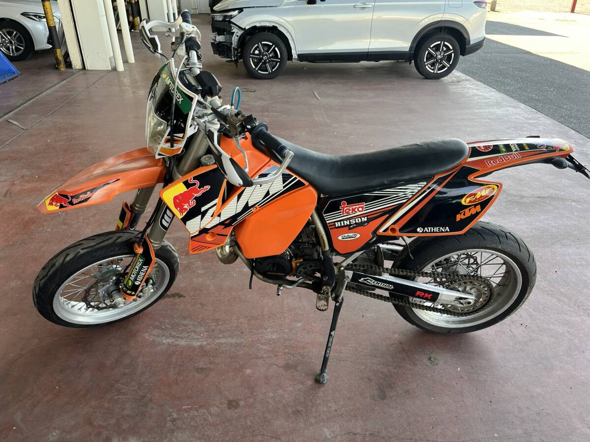 KTM　１２５EXC　モタード仕様　書類付　エンジン始動確認済み_画像2