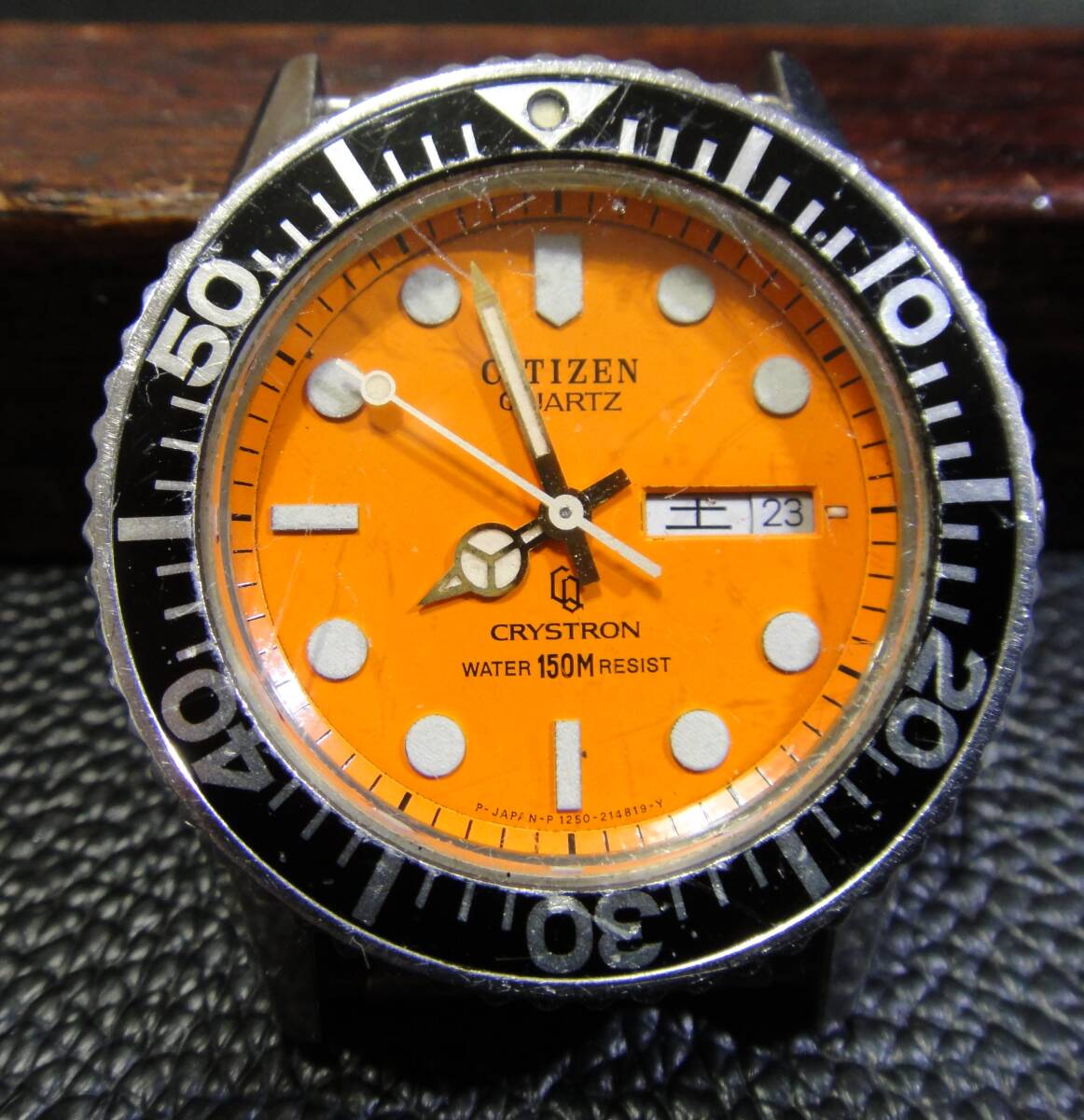 ★ CITIZEN QUARTZ CRYSTRON WATER 150M RESIST / MEN'S DIVER'S WATCH ◇ 【 中古稼働品：電池交換済 】_画像1