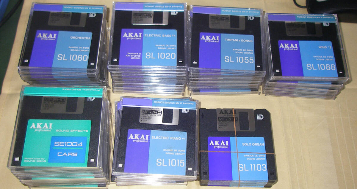 ★AKAI S1000 FLOPPY DISK 59枚 セット★ジャンク！！★JUNK/NG/NO★の画像1