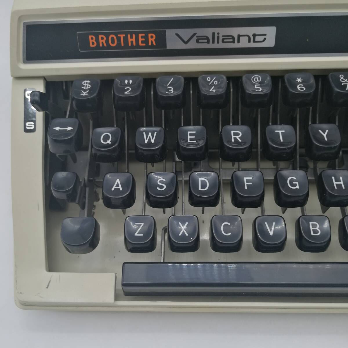 t2726 BROTHER ブラザー Valiant タイプライター コレクション 713 昭和レトロ アンティーク 中古品 現状品 電化製品_画像3