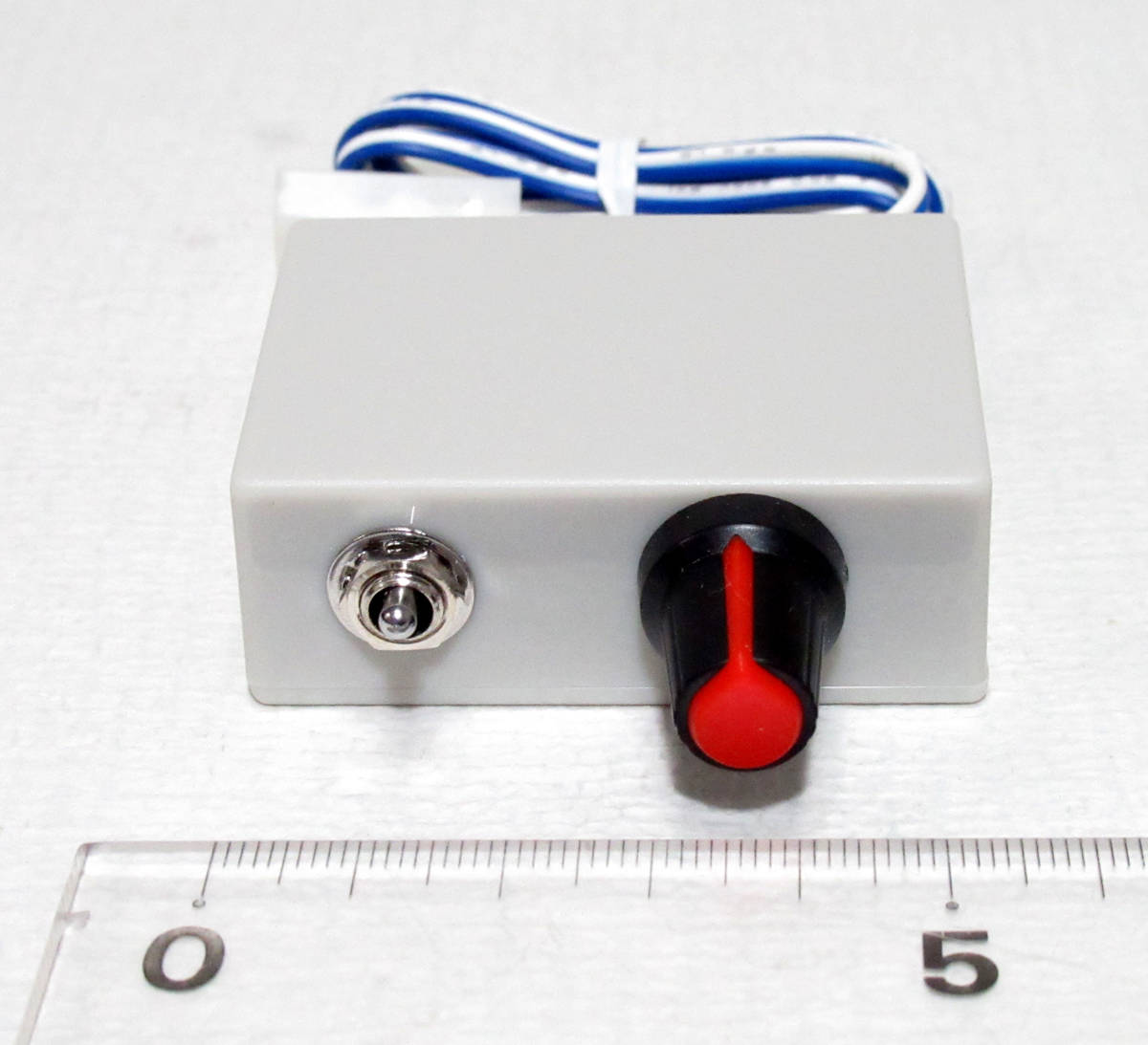 超小型パワーパック KATO用 PWM無段階速度制御 12V1A ケースサイズ 5.5cm x 4cm x 2cmの画像3
