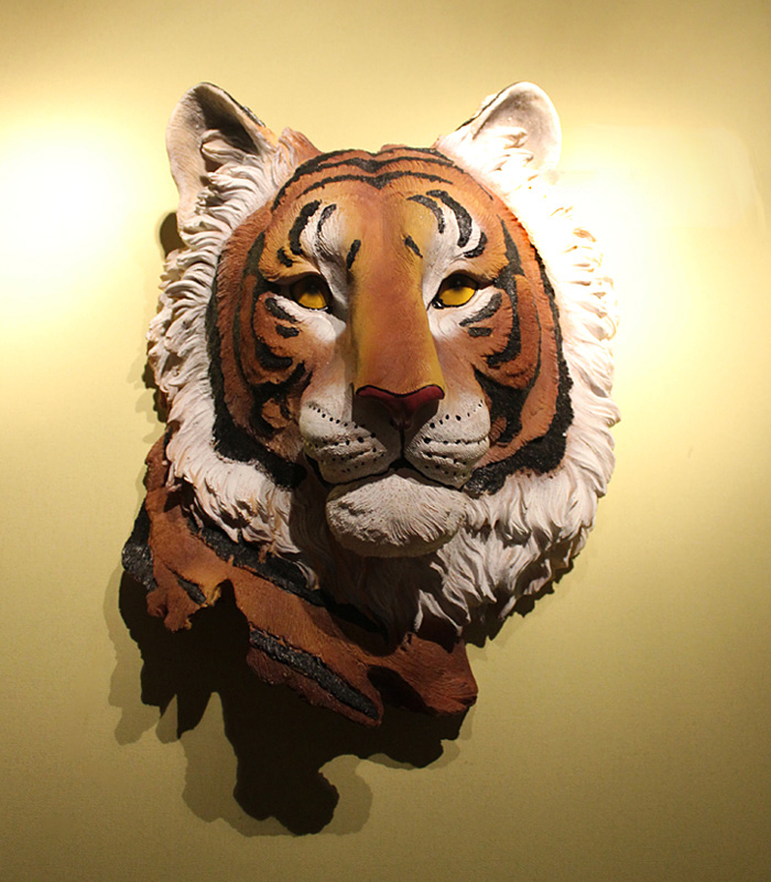 アニマルヘッド タイガー トラ 虎 壁掛け オブジェ ウォールデコレーション 樹脂 ハンドメイド 動物 インテリア 壁飾り リビング 玄関 雑貨