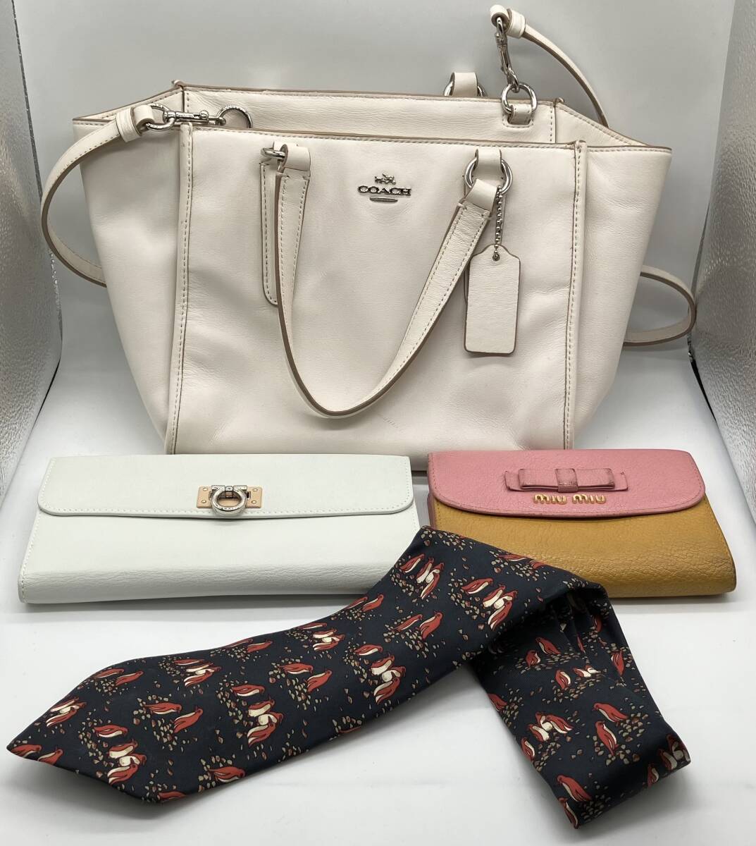 ジャンク ⑫COACH HERMES Salvatore Ferragamo miu miu HUNTING WORLD kate spade EMPORIO ARMANI まとめて7点 バッグ 財布 小物 服飾 靴_画像4