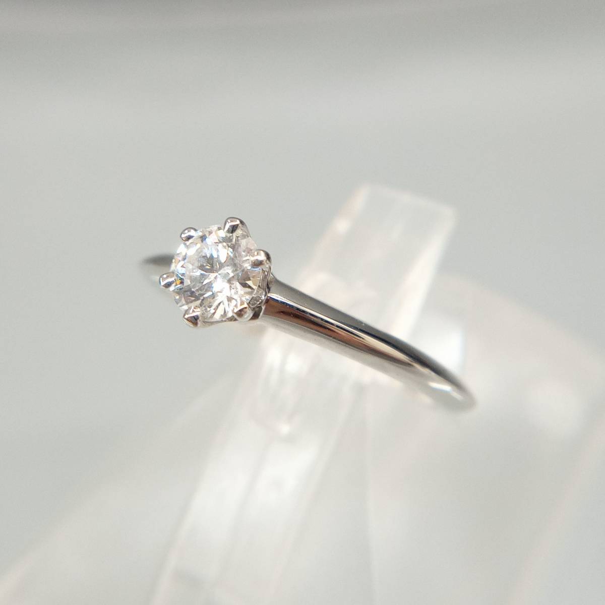 【箱、鑑定書付き】TIFFANY＆Co ティファニー ソリティア Pt950 プラチナ 1粒ダイヤモンド0.26ct 6.5号 婚約指輪 ブライダル ブリリアント