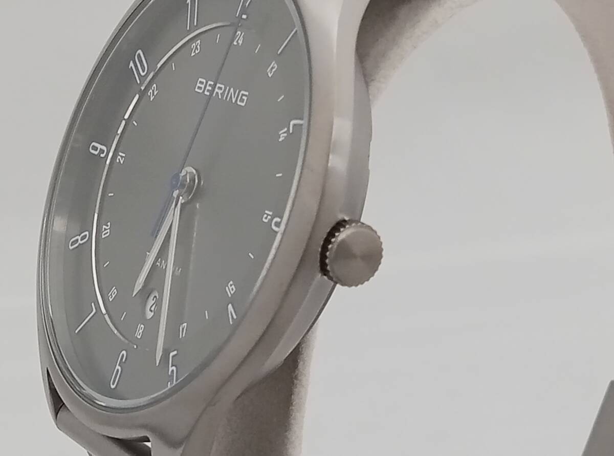 BERING チタニウム 11739-373 グレー文字盤 青 時計 ベーリング クォーツ メンズ 腕時計_画像2