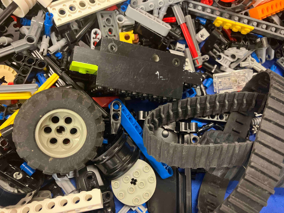 LEGO レゴ テクニック 系 バラバラ パーツ タイヤ など 大量 7kg以上 まとめ売り ※軸 ピン ペグ ギア コネクタ アーム など_画像10