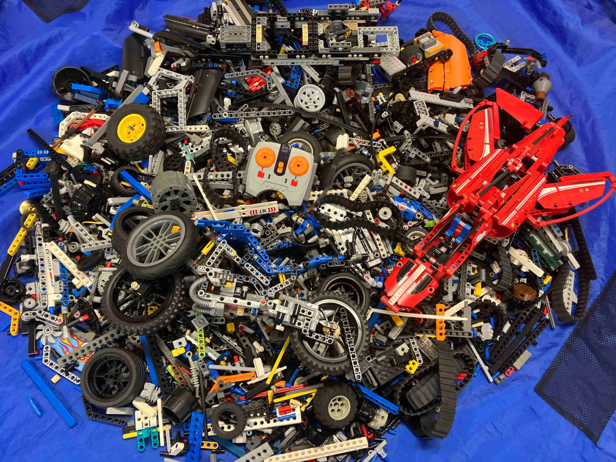 LEGO レゴ テクニック 系 バラバラ パーツ タイヤ など 大量 7kg以上 まとめ売り ※軸 ピン ペグ ギア コネクタ アーム など_画像1