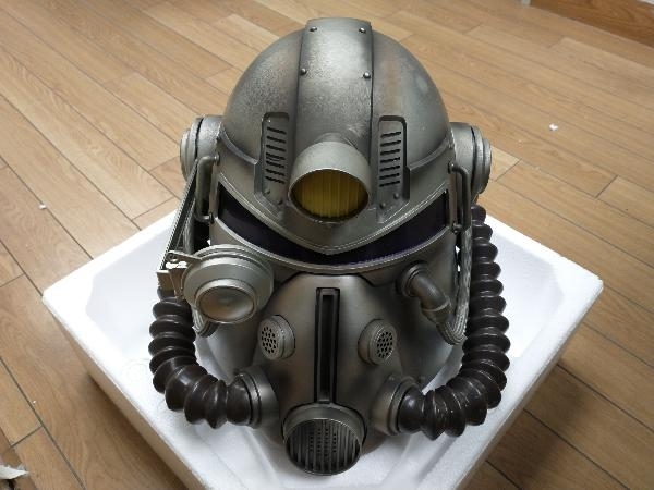 バッグ付き【箱の汚れが酷いです】 T-51B POWER ARMOR HELMETの画像1