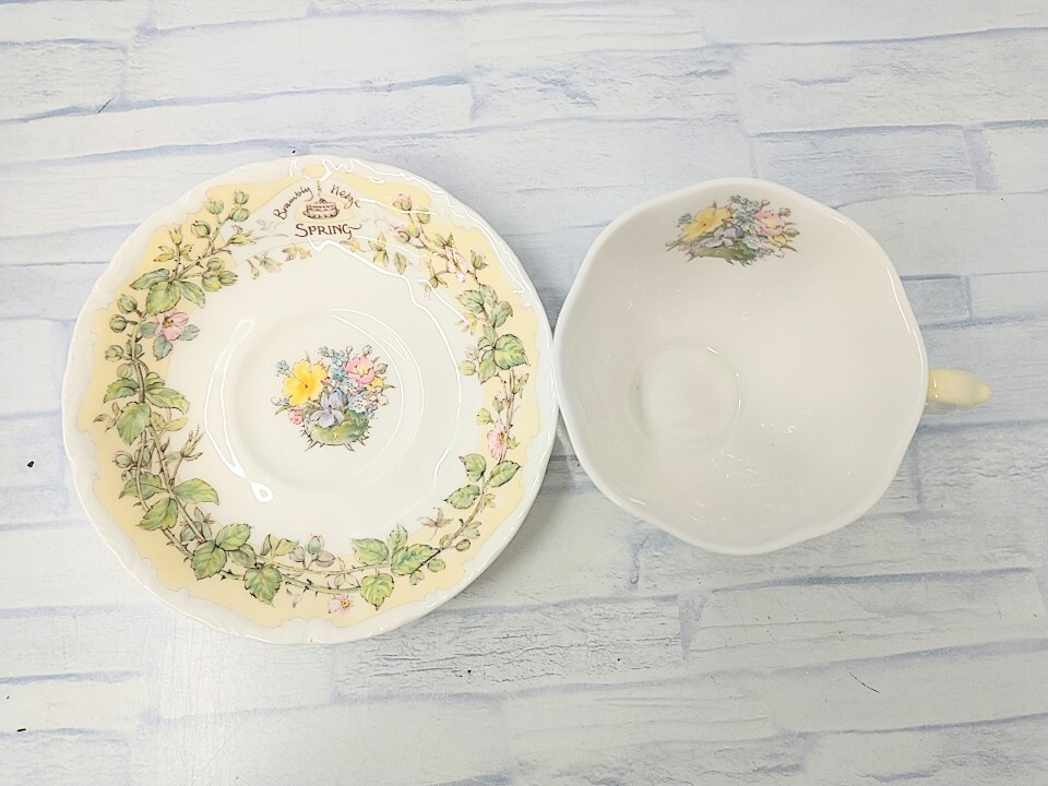  Royal Doulton cup & saucer Blanc b Lee hedge SUPRING 1 customer brand tableware flower flower yellow yellow color 