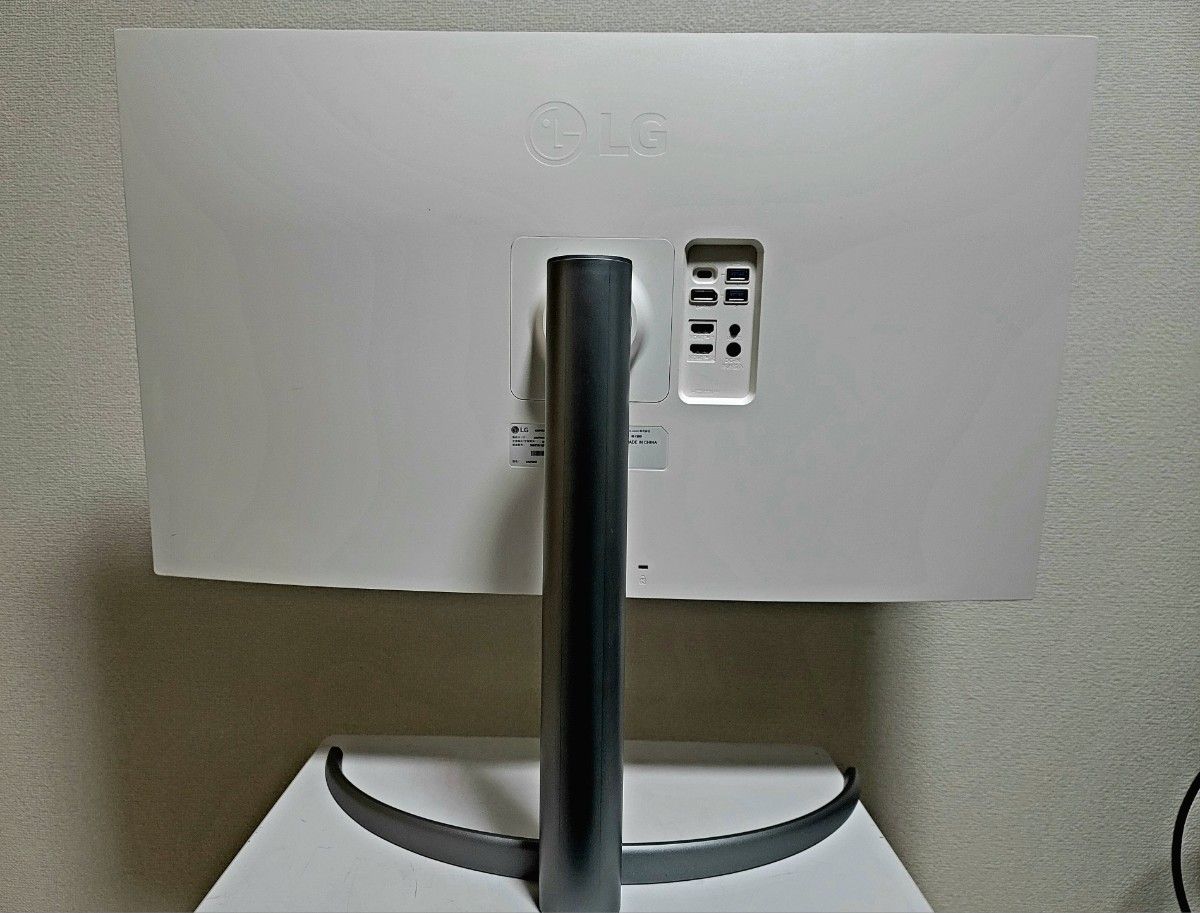 値下げ 超美品 LG 4Kモニター 32UP550N-W 31 5インチ Type-C 値下げ 超美品 LG 4Kモニター 32UP550N-W 31 5インチ Type-C