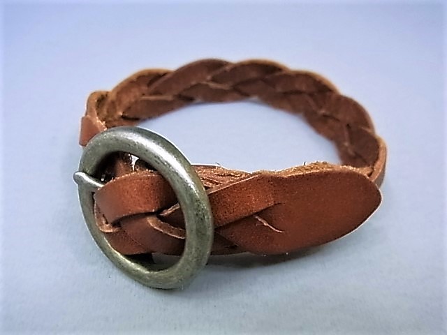 K original leather bracele total length approximately 27cm 15.85g present condition goods selling out 