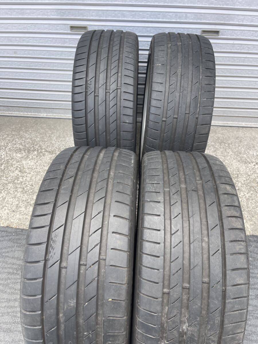 golf Volkswagen Volkswagen tire aluminium wheel .KUMHO tire excellent . condition size 235/45 ZR17 97Y (4 pieces)