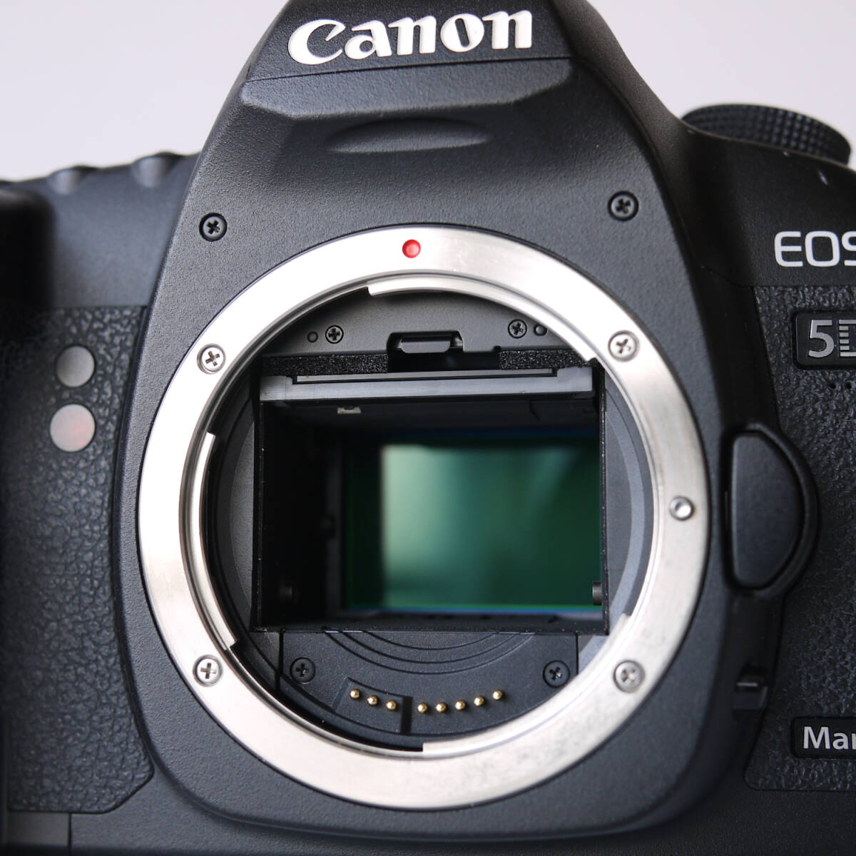 即決 Canon EOS 5D Mark II ボディ/バッテリー2個/純正バッテリーチャージャー/取扱説明書/純正ストラップ/キヤノンLC-E6/LP-E6 返品不可_画像6