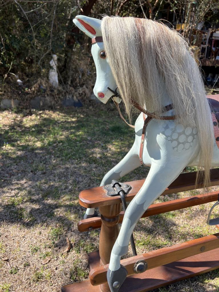  horse wooden horse rocking chair me Lee go- Land locking hose authentic style antique Vintage condition excellent actually . can ride condition store furniture 