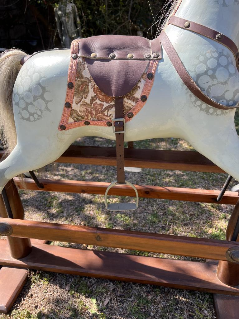  horse wooden horse rocking chair me Lee go- Land locking hose authentic style antique Vintage condition excellent actually . can ride condition store furniture 