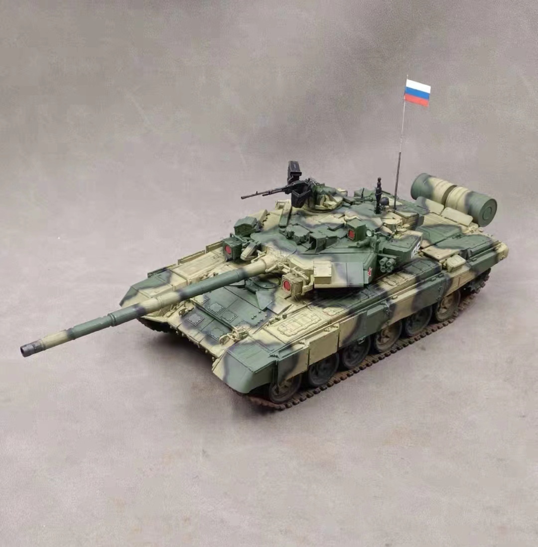 1/35 ロシア軍 主力戦車 T-90 組立塗装済完成品