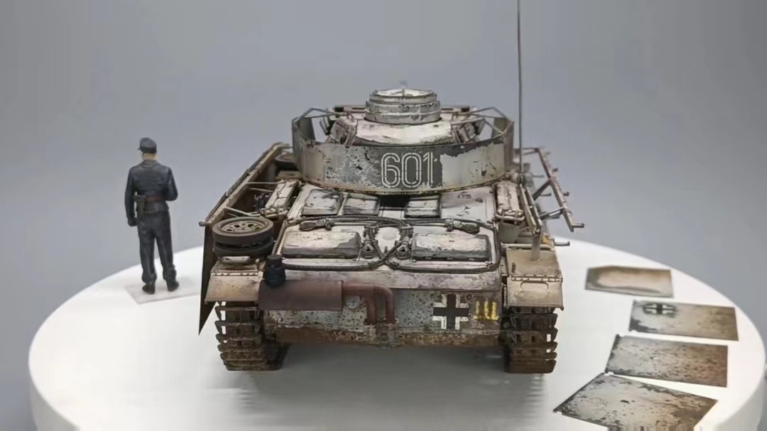 タコム1/35 ドイツ戦車Ⅲ号M型 組立塗装済完成品_画像6