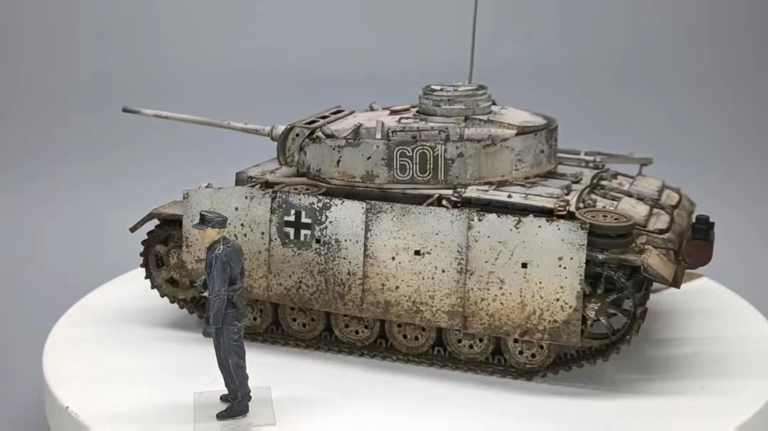 タコム1/35 ドイツ戦車Ⅲ号M型 組立塗装済完成品_画像3