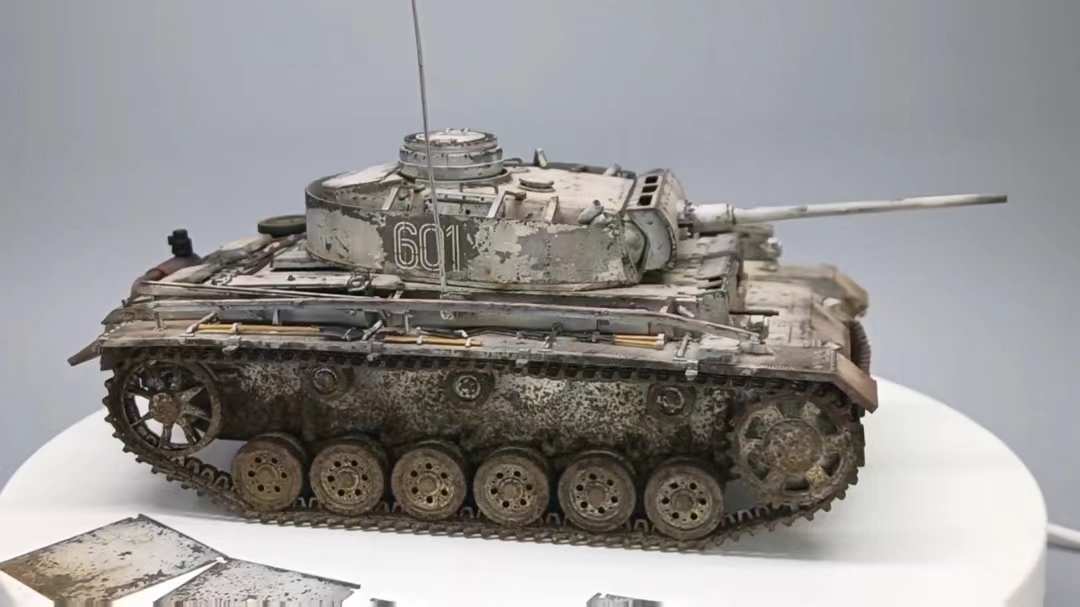 タコム1/35 ドイツ戦車Ⅲ号M型 組立塗装済完成品_画像8