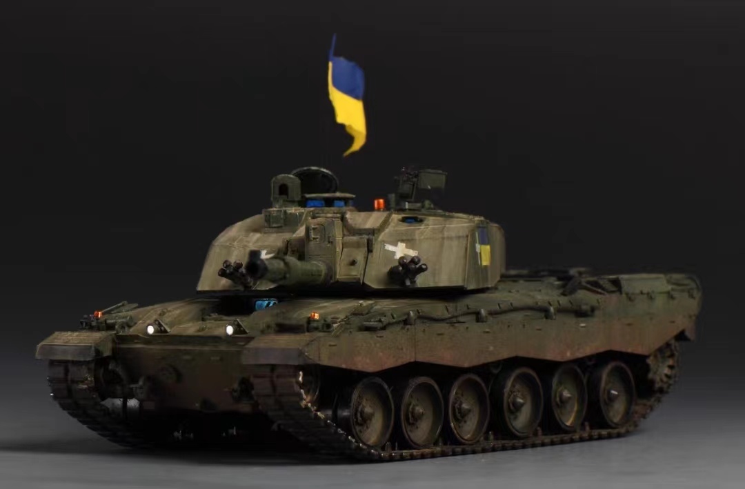 1/35 ウクライナ軍 イギリスチャレンジャーⅡ主力戦車 組立塗装済完成品